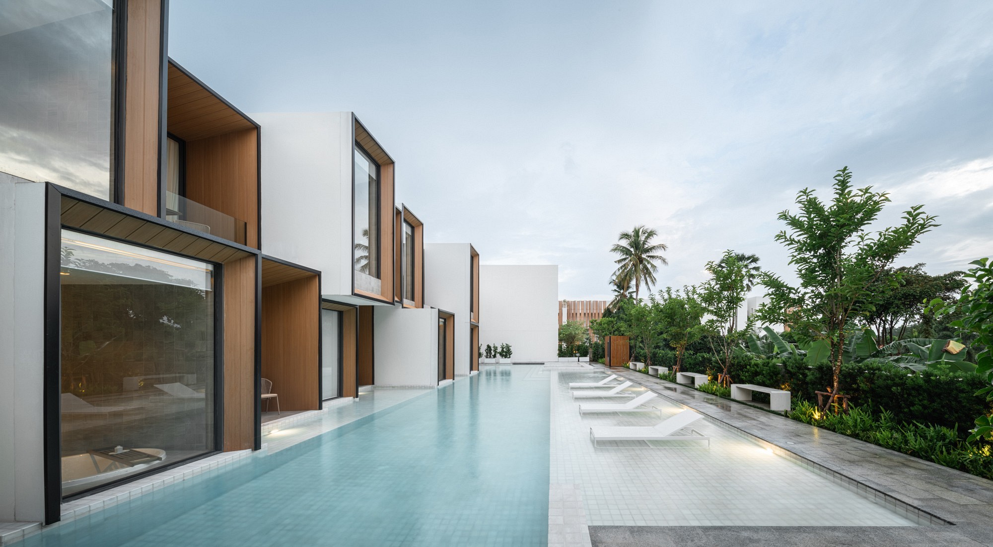 Grand Corner Pool Access